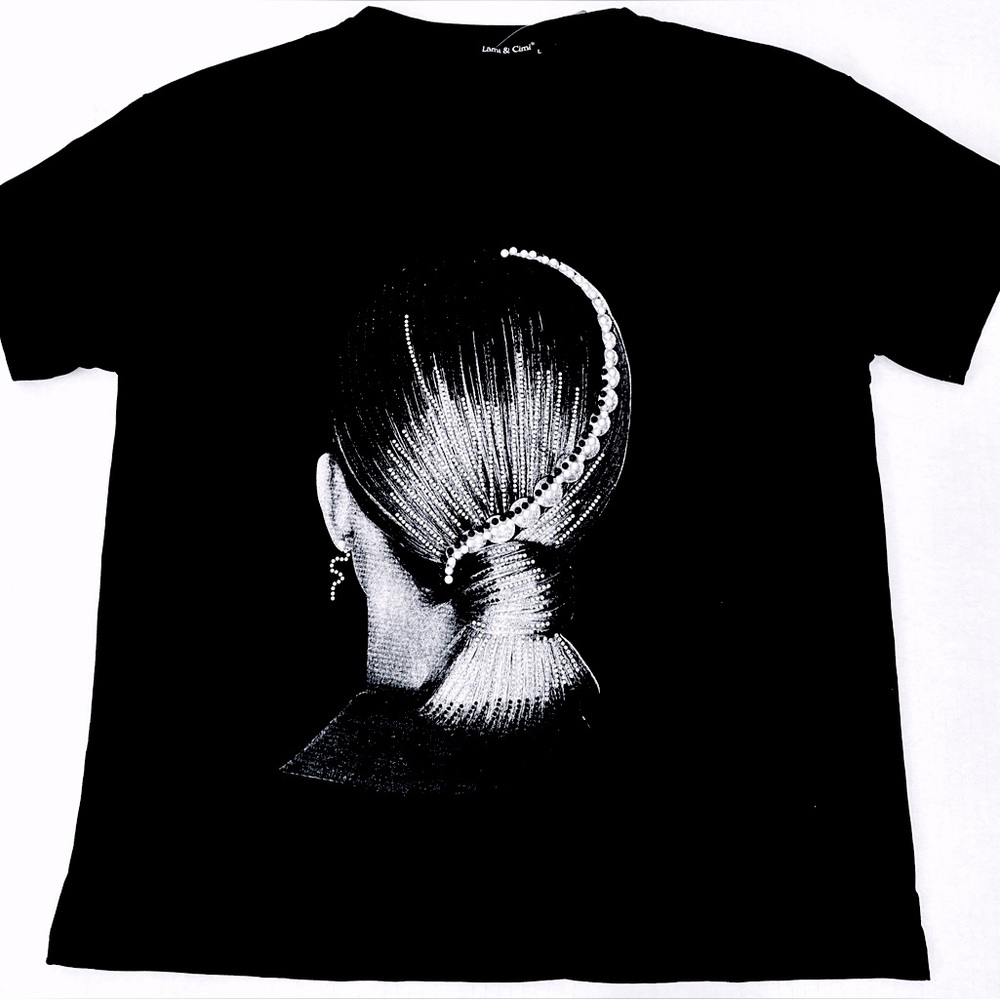 Women's T-shirt with short sleeves, summer 2023, with a patterns and beads.